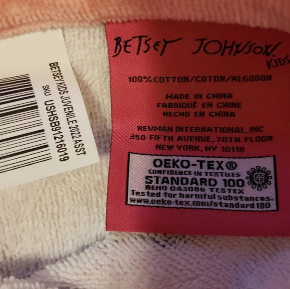 Betsey Johnson Beach Towel 28 in x 58 in - Picture 5 of 5